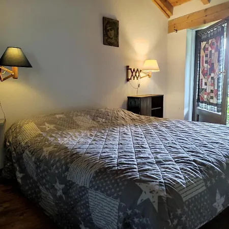 Authentic Rural House 200 Mt Form The Parking 펜션 메르고초
