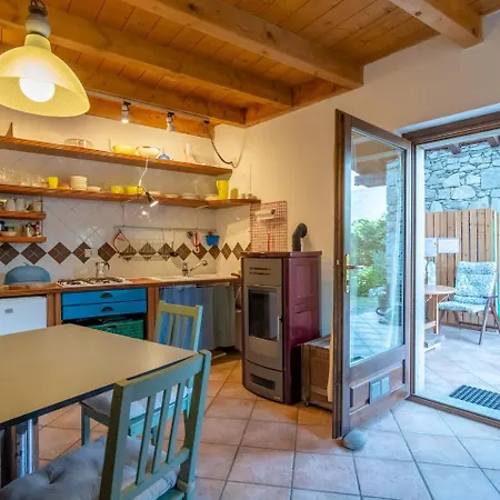 Authentic Rural House 200 Mt Form The Parking 메르고초