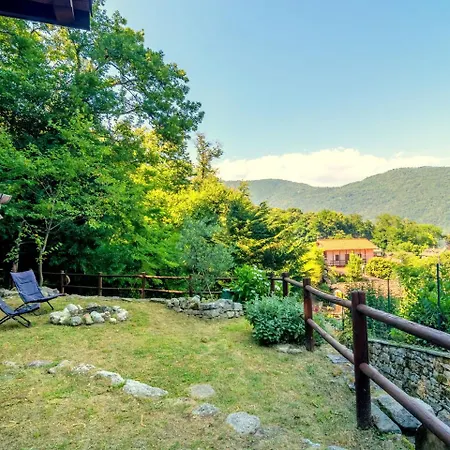 Authentic Rural House 200 Mt Form The Parking 메르고초